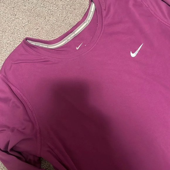 NIKE dry fit running top, M. Worn but good used condition - Picture 2 of 8